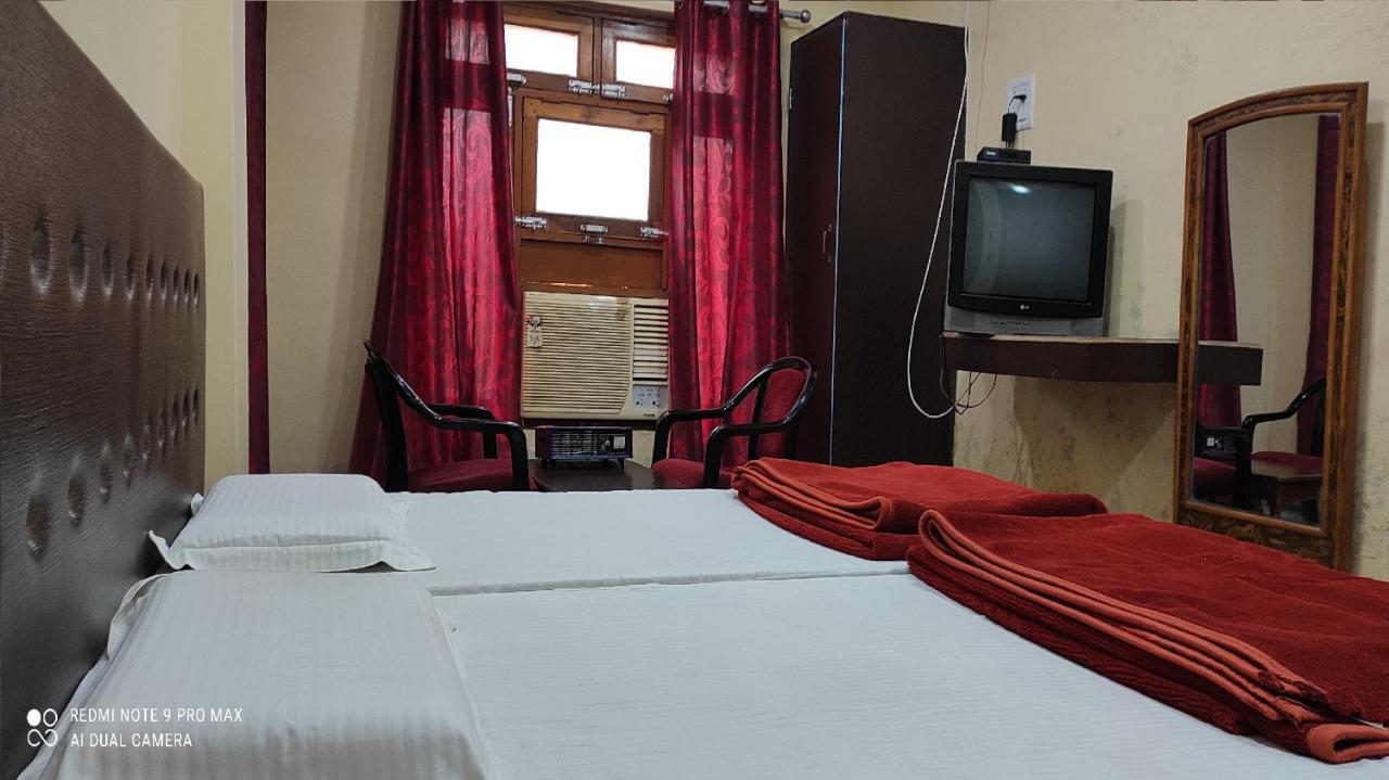 Hotel Avadh Balrāmpur Esterno foto