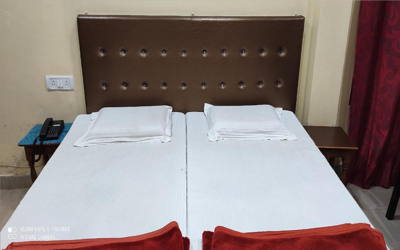 Hotel Avadh Balrāmpur Esterno foto