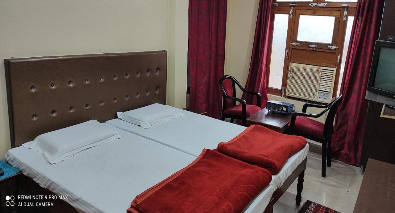 Hotel Avadh Balrāmpur Esterno foto