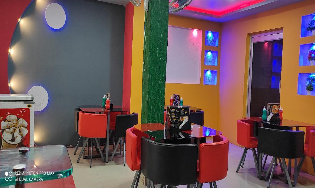 Hotel Avadh Balrāmpur Esterno foto